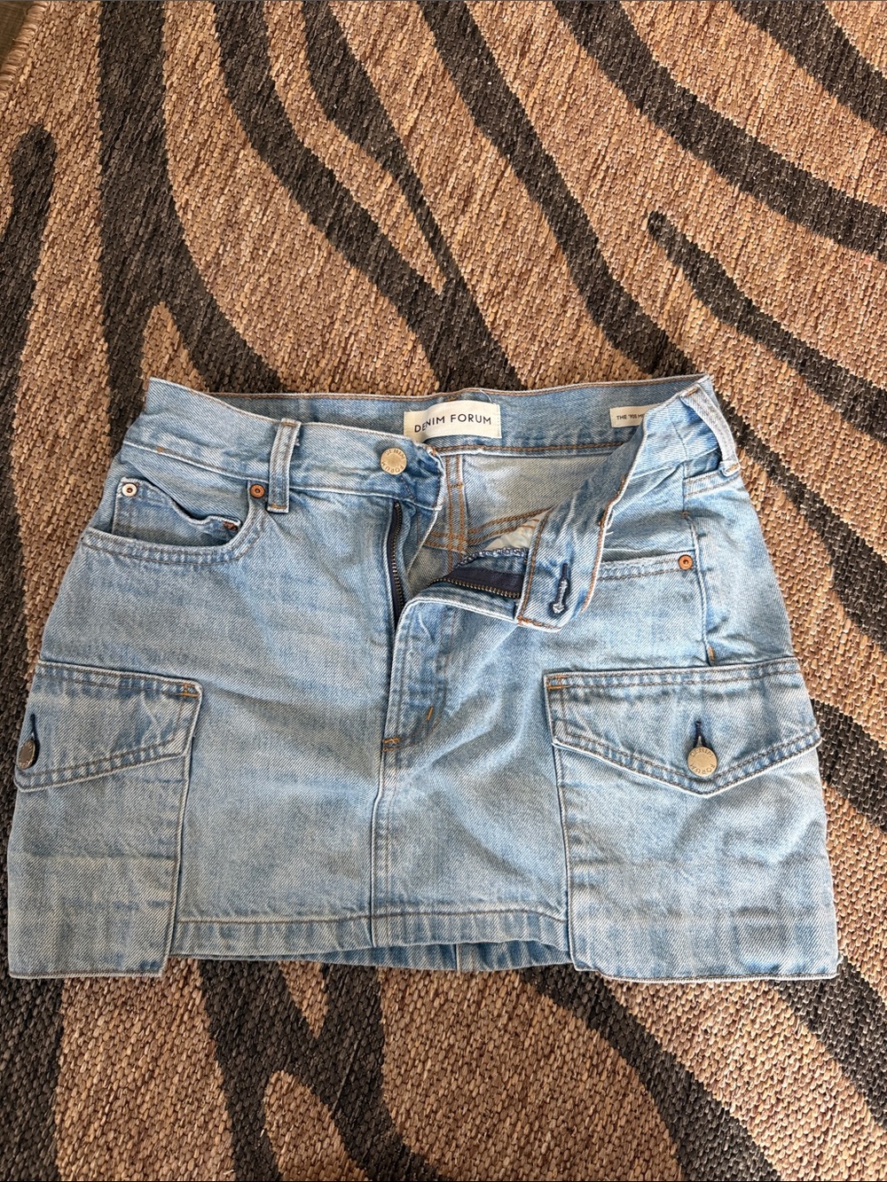 Aritzia Denim Forum Light Wash 90s Jean Skirt